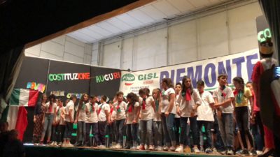 70 Anni di sana e robusta Costituzione: lo spettacolo della Scuola elementare di Villanova d’Asti promosso da Fnp Cisl