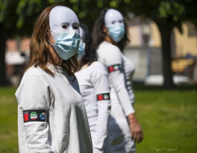 “Rompere il muro del silenzio, diamo voce agli invisibili”: i lavoratori delle Rsa oggi in piazza a Settimo e Torino
