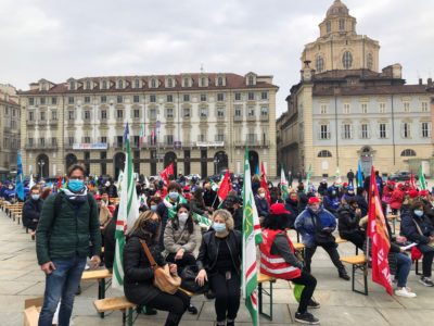 Manifestazione per il contratto dei lavoratori del settore Multiservizi a Torino