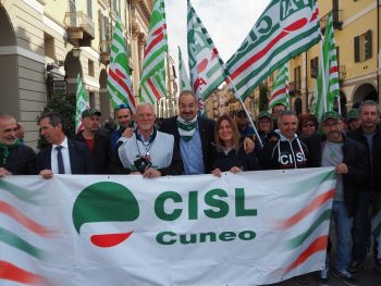 Corteo del 1° maggio a Cuneo per la pace e la sicurezza sul lavoro